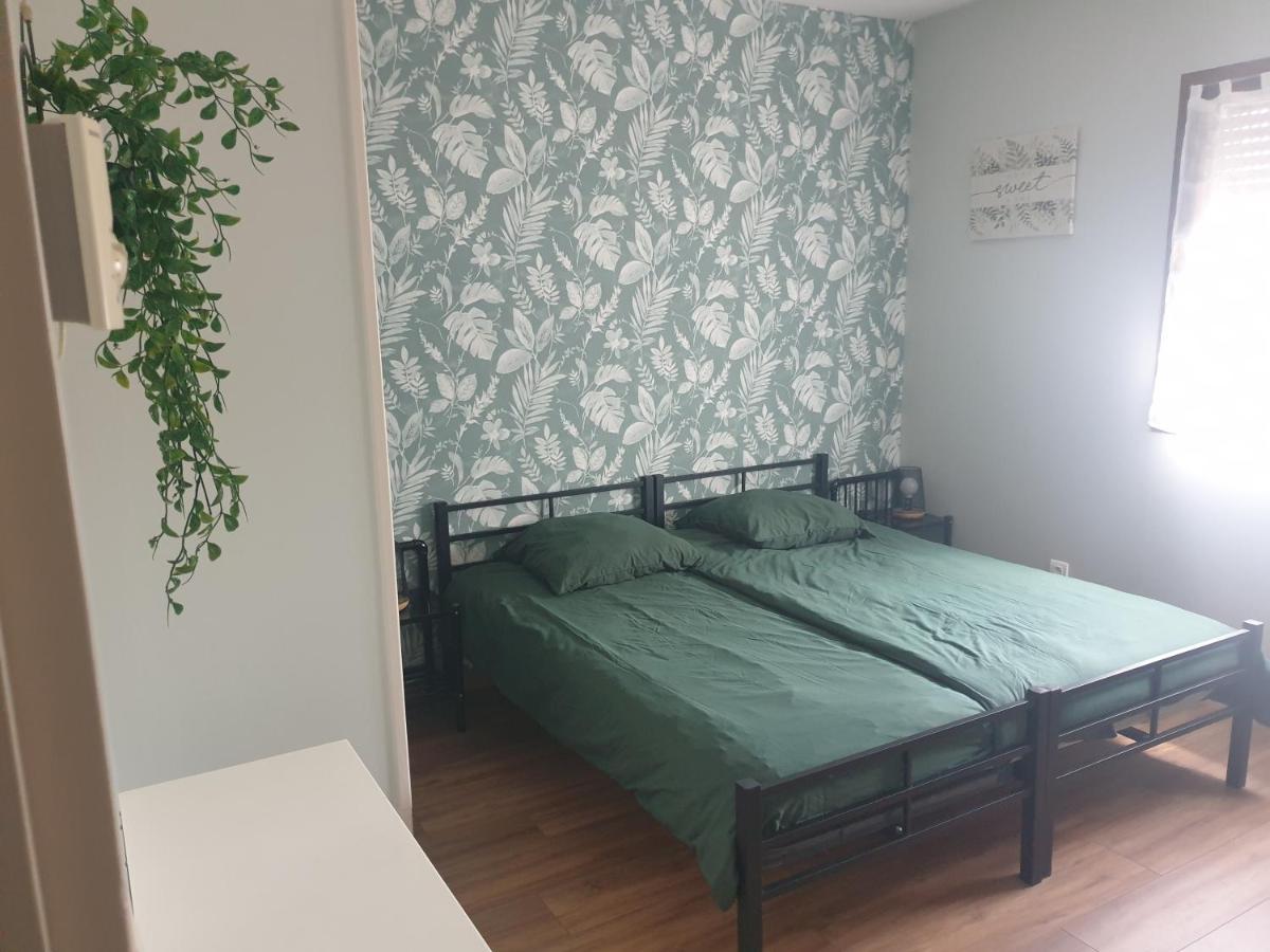 Le Refuge Apartment Lurcy-Levis ภายนอก รูปภาพ